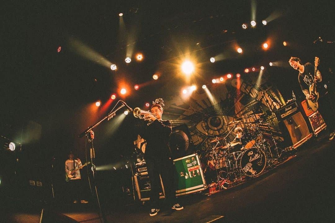 のインスタグラム：「名古屋 DIAMOND HALL dustbox“Intergalactic Tour Final Series”  dustboxのファイナルシリーズにヘイちゃんお呼ばれ！ Jupiter乱入いっつもやっちゃう🎺 dustboxありがとうございました！  📷 @naoto_iwabuchi_」