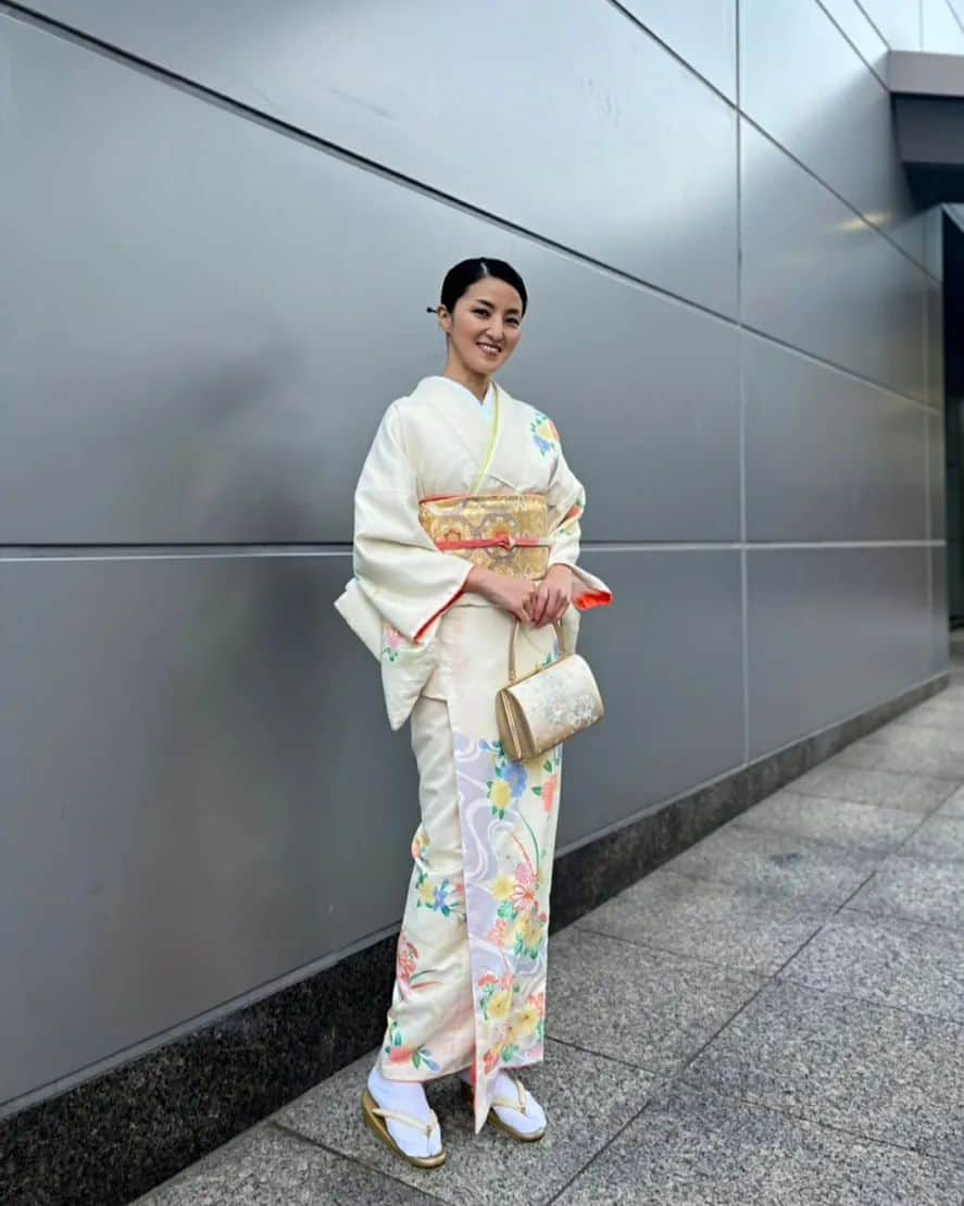 滝沢杏弥さんのインスタグラム写真 - (滝沢杏弥Instagram)「数年ぶりにお着物を着ました👘 #着物#kimono#japan」4月28日 17時35分 - aya_takizawa_