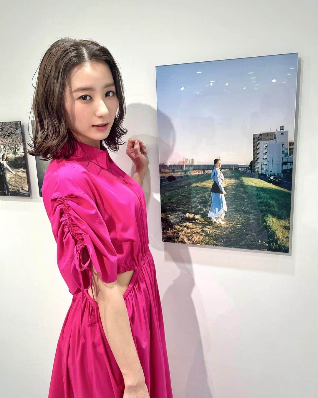 高田里穂さんのインスタグラム写真 - (高田里穂Instagram)「「私が撮りたかった女優展」 サイン会 and 内覧会in 福岡PARCO✍️  みなさんの笑顔や涙に出逢わせていただき、 心からありがとうございました🥰🧡  今回会えなかった方もまた必ず会いましょう！  4/28-5/14まで #私が撮りたかった女優展 福岡PARCO 本館5階  ステッカー、ポストカード、展示してある写真などなど さまざまなグッズあります ぜひお見逃しなく🐛🍩 (アクスタみたいなステッカーお気に入り🫰🏻笑)  それぞれ違う映画を観ているような、そんな写真展  👗 @snidel_official  🌍 @actress_ex」4月28日 17時46分 - riho__takada