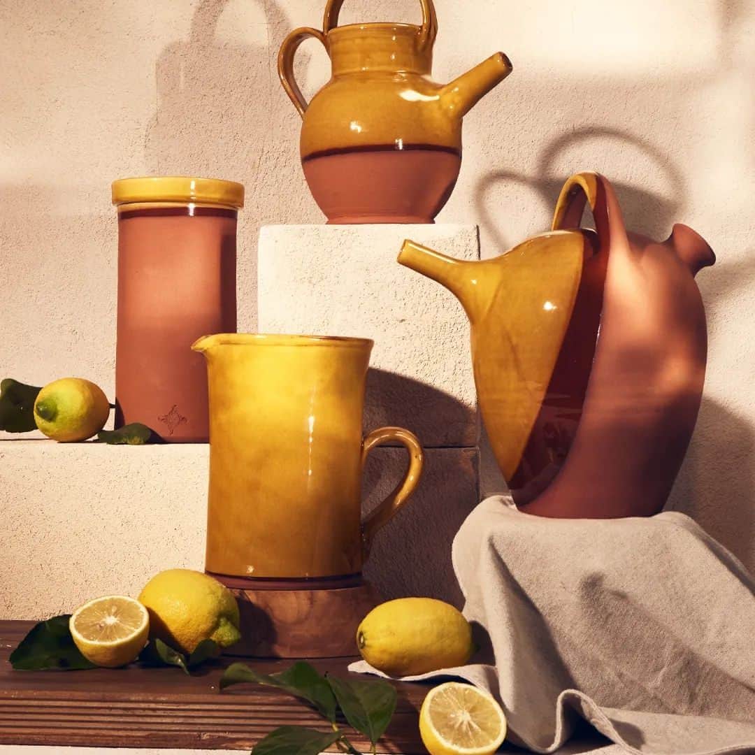 ロクシタンのインスタグラム：「Provence is in the details, especially in our stores.   Rolling out globally, we worked with pottery artist @poteriebarbotine to design a series of iconic objects that pay tribute to the traditions of the region.   On the left is the Brique à Vin, on the right is the Cruche du Pêcheur, the one at the bottom is called Pot à Lait, and the one on top is the iconic Cruche Provençale 💛   Which one is your favorite?   #Provence #WeCraft」
