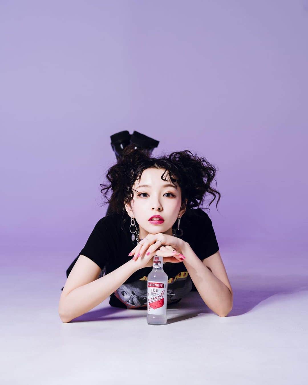 一ノ瀬みかさんのインスタグラム写真 - (一ノ瀬みかInstagram)「本日発売の「月刊エンタメ6•7月合併号」に、 一ノ瀬みか撮り下ろし掲載されました🍓  なんと、私の大リスペクトなお友達の くりえみちゃん( @kurita__emi )と一緒のカットもあります😌  カメラマンさんは大リスペクトなねっしーさん( @nessie44_p )です！いつも新しい私を引き出してくださるので、毎度毎度撮影が楽しくてもはや生き甲斐になってます。  ぜひ、一冊お手に取ってくださいね。 ネットからも注文できます。  Styling: @stymoco  Hair&make: @hairmake.sayaka   #月刊エンタメ　#被写体　#一ノ瀬みか #くりえみ」4月28日 17時59分 - mika__kmyd