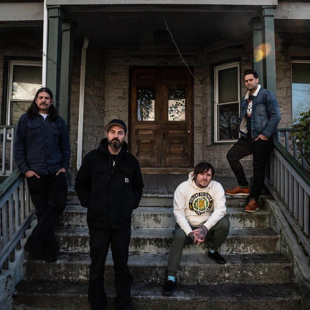 Rock Soundのインスタグラム：「Welcome back @thegaslightanthem 🙌   Hear ‘Positive Charge’, their first new music in 9 years, over on ROCKSOUND.TV  📸 Casey McAllister  #thegaslightanthem #brianfallon #rock」