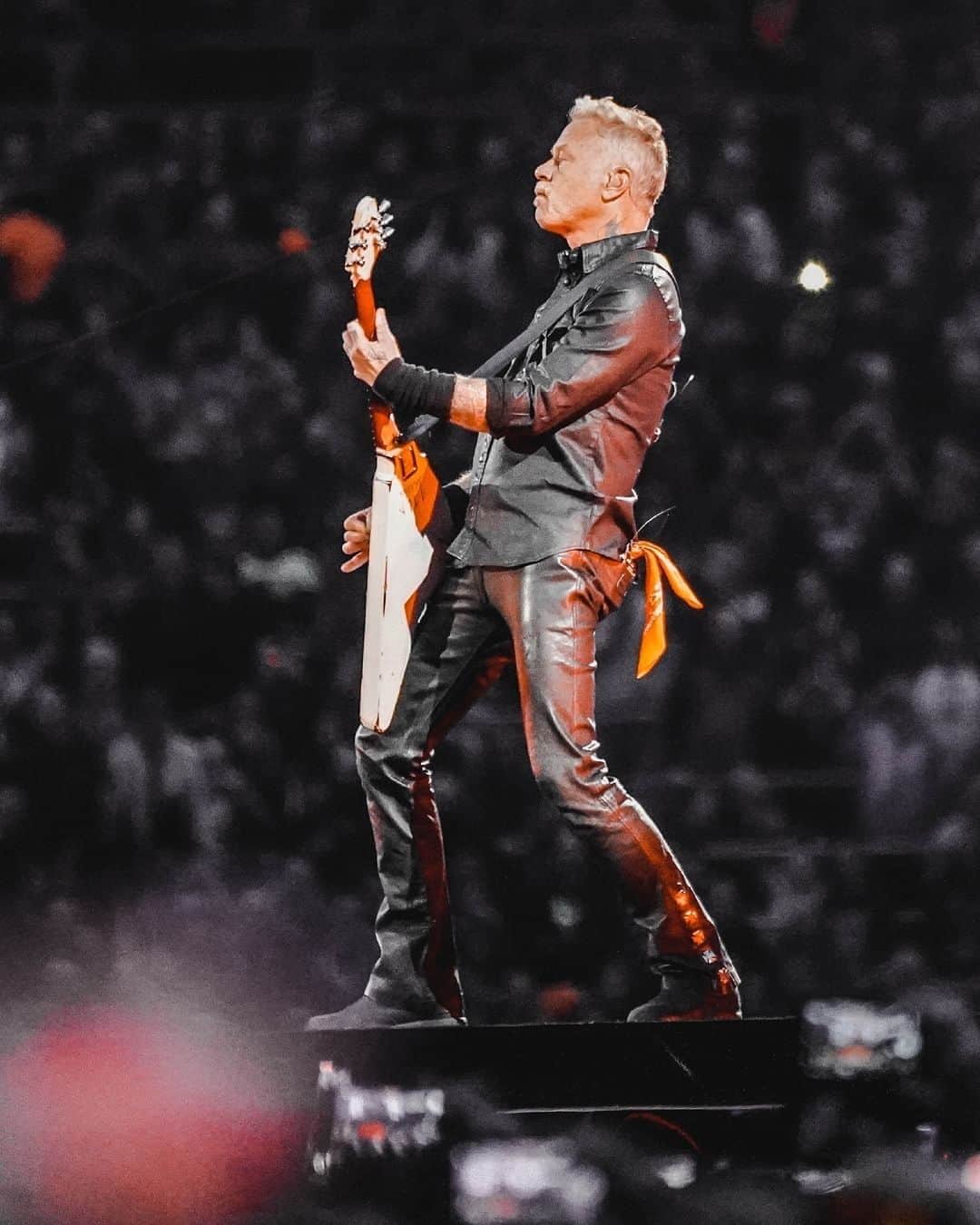 Kerrang!のインスタグラム：「Metallica kicked off their massive M72 World Tour last night in Amsterdam – and we were there! Hit the link in bio to find out what happened... 🤘  📸: @blueedgecompass」