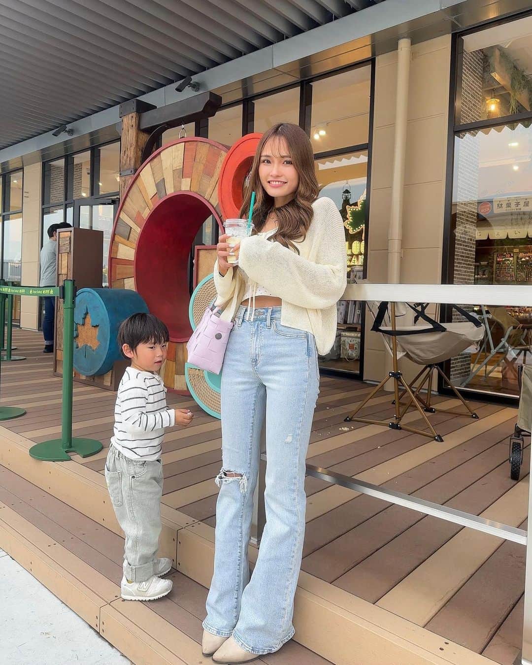 のインスタグラム：「. . よく聞かれるデニムは @gap_jp のだよ🤍ˊ˗ 最近GAPのデニムが好きでよく買う🛍️ おすすめ😝☝🏽  カーデとキャミは @shein_japan  Cami Top"13140383" Cardigan"13391343"  クーポンコード⌜ babymai ⌟ 入力で お買い上げ金額1～5,999円まではセール価格より15%OFF 6,000円以上は20%OFFが適用されるよ☺︎  最後の写真のぼくちんの顔🥴ww  #春コーデ #SHEIN #SHEINforALL #SHEINpartner #ad #OOTD @isntshe_official #isntshe #gap #gapdenim #デニムコーデ」