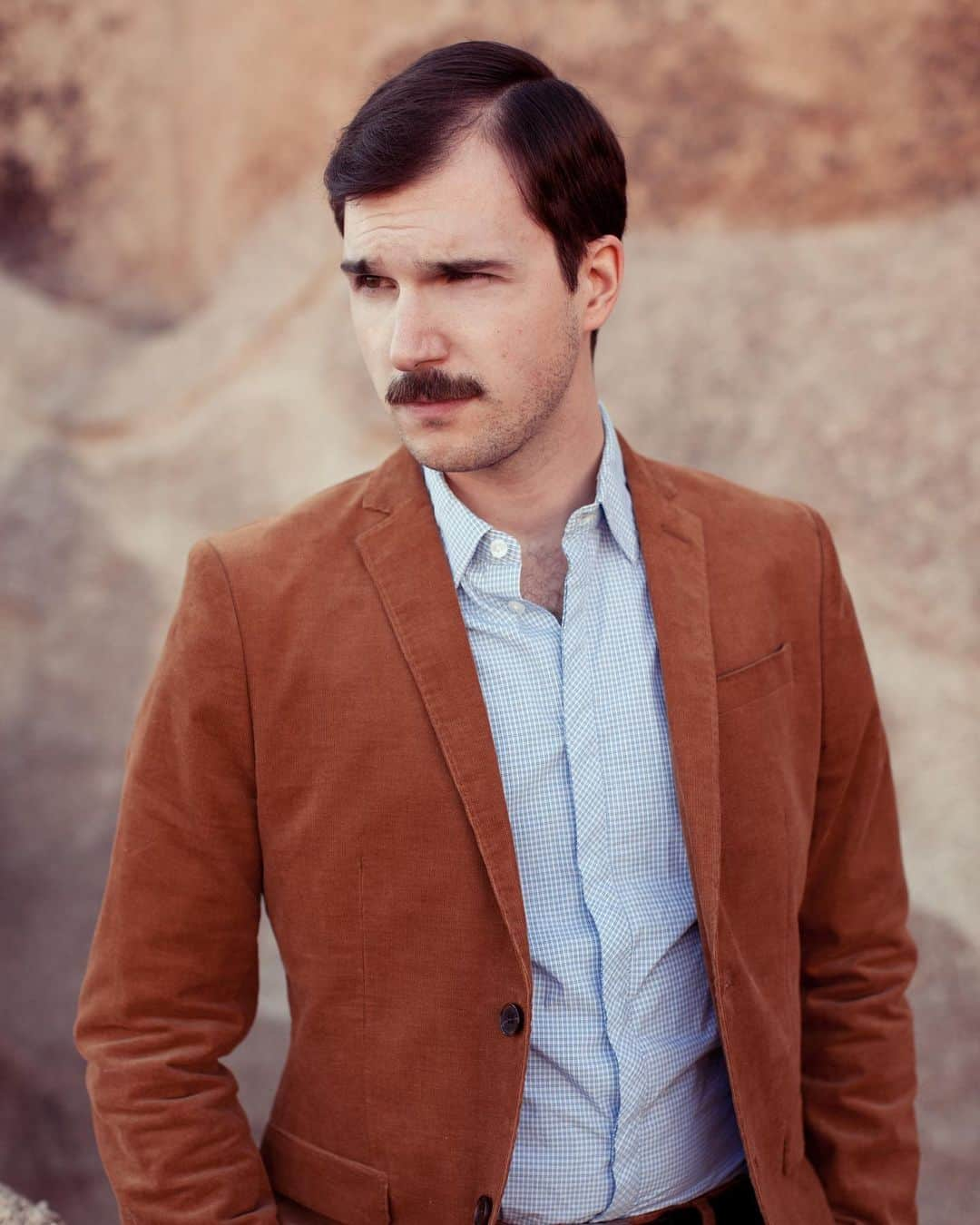 ローレン·ランドルフさんのインスタグラム写真 - (ローレン·ランドルフInstagram)「Once upon a time a couple of my very best friends got married and we wandered out in to the desert to shoot their engagement photos. I can’t believe it’s been 10 years! 💞  3 of 3」4月29日 5時29分 - laurenlemon