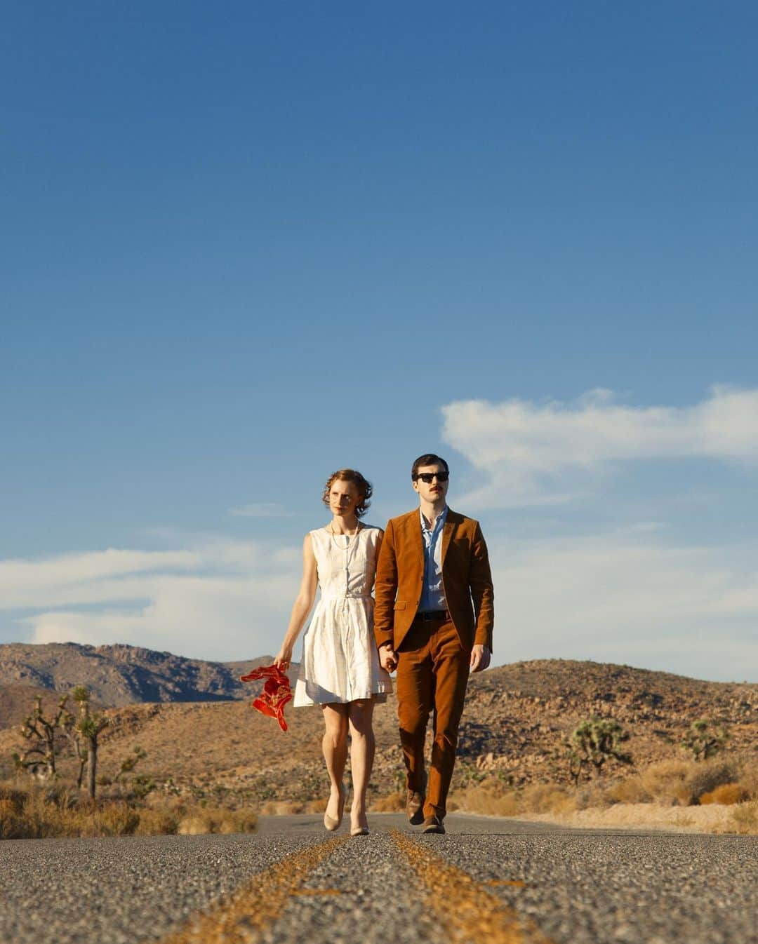 ローレン·ランドルフさんのインスタグラム写真 - (ローレン·ランドルフInstagram)「Once upon a time a couple of my very best friends got married and we wandered out in to the desert to shoot their engagement photos. I can’t believe it’s been 10 years! 💞  2 of 3」4月29日 5時34分 - laurenlemon