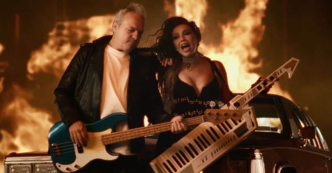 MTVさんのインスタグラム写真 - (MTVInstagram)「Proving once again she can do anything – @thalia's music video for “Devuélveme a Mi Chica” with @davidsummersoficial is out now on MTV Live + MTVU 📼  There’s more where that came from, because Thalia’s Mixtape: El Soundtrack de mi Vida premieres on May 2nd on #ParamountPlus!」4月29日 4時36分 - mtv