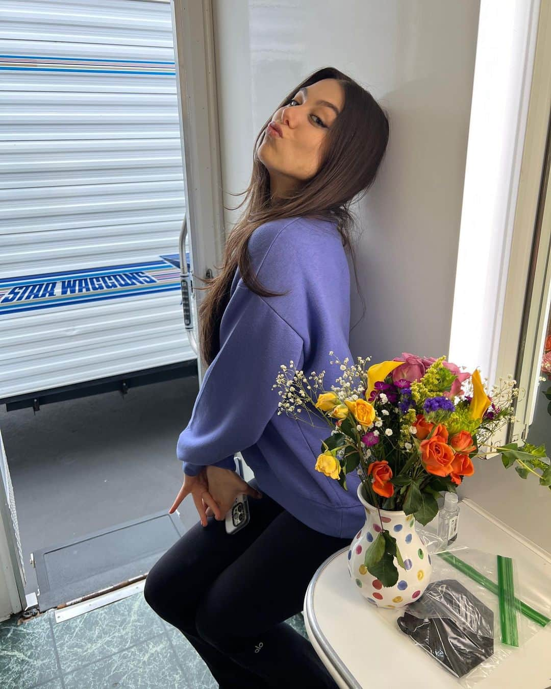 キーラ・コサリンさんのインスタグラム写真 - (キーラ・コサリンInstagram)「our final day of filming the Thundermans movie falling on National Superhero Day? iktr 😌⚡️」4月29日 5時04分 - kirakosarin