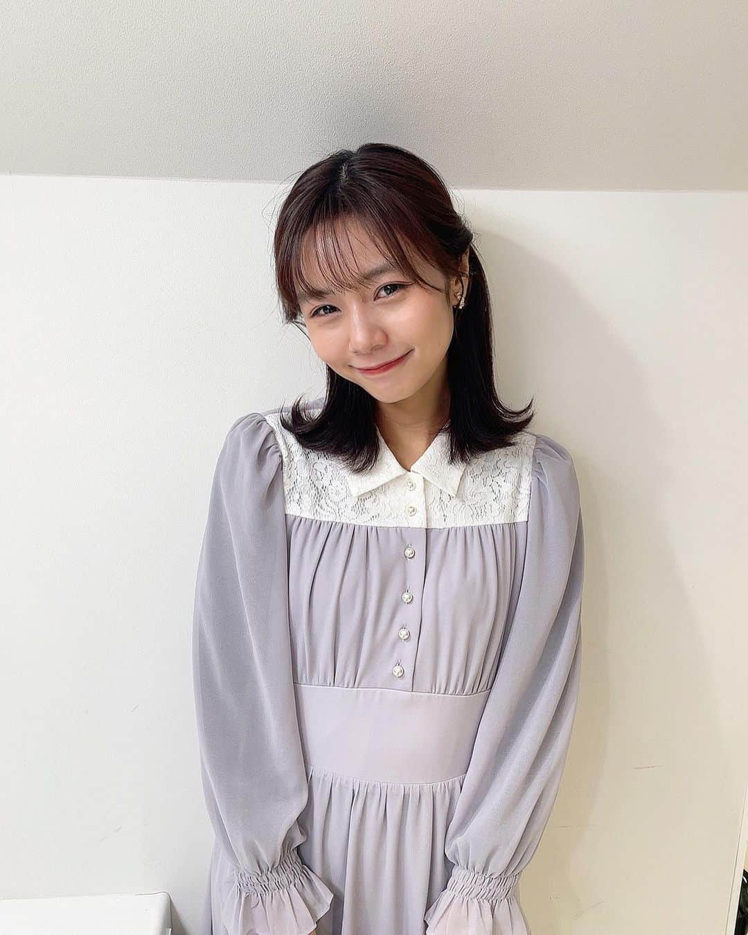 杉浦みずきのインスタグラム：「. 髪切ってハーフアップすること多くなった🧜🏻‍♀️ 最近のいしょーう」
