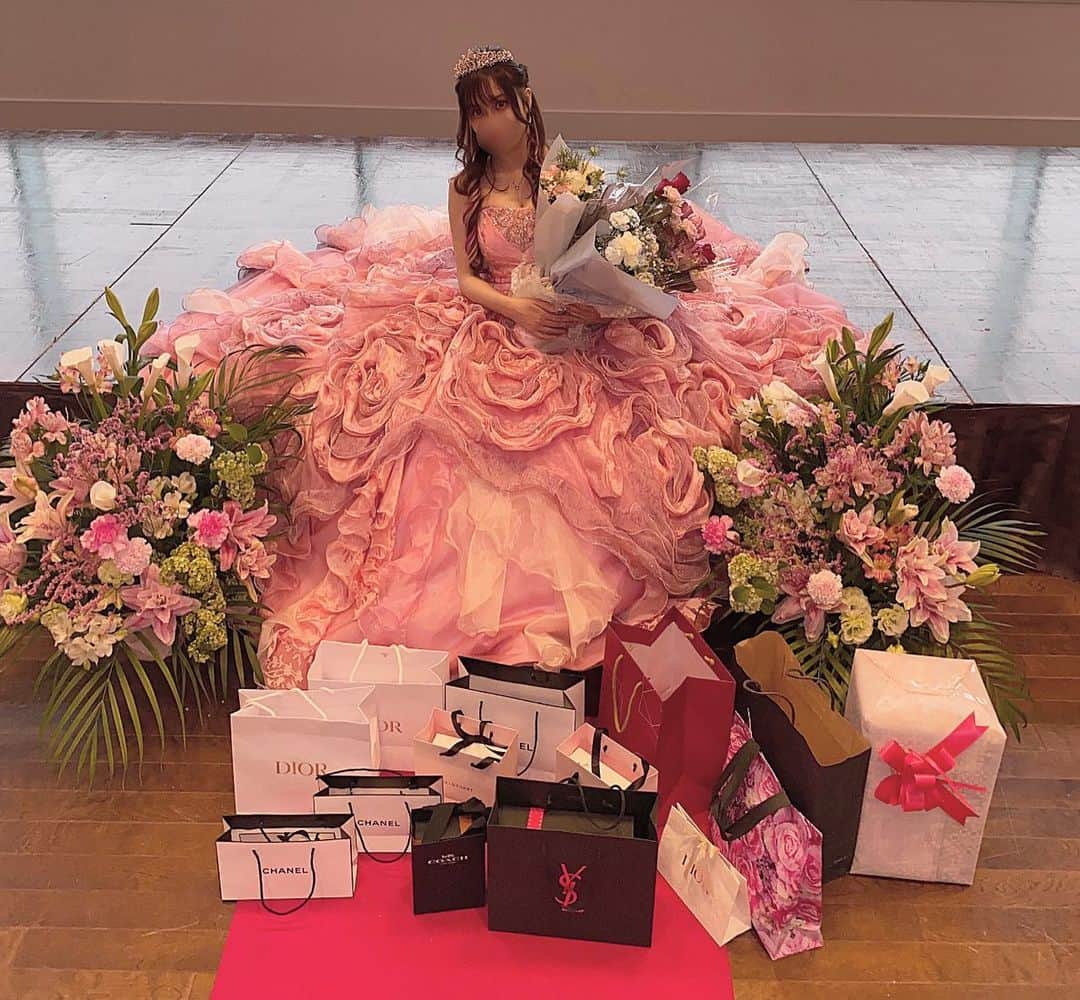 酸素のインスタグラム：「19歳になったよ🎂 みんなお祝いありがとう😋🫶」
