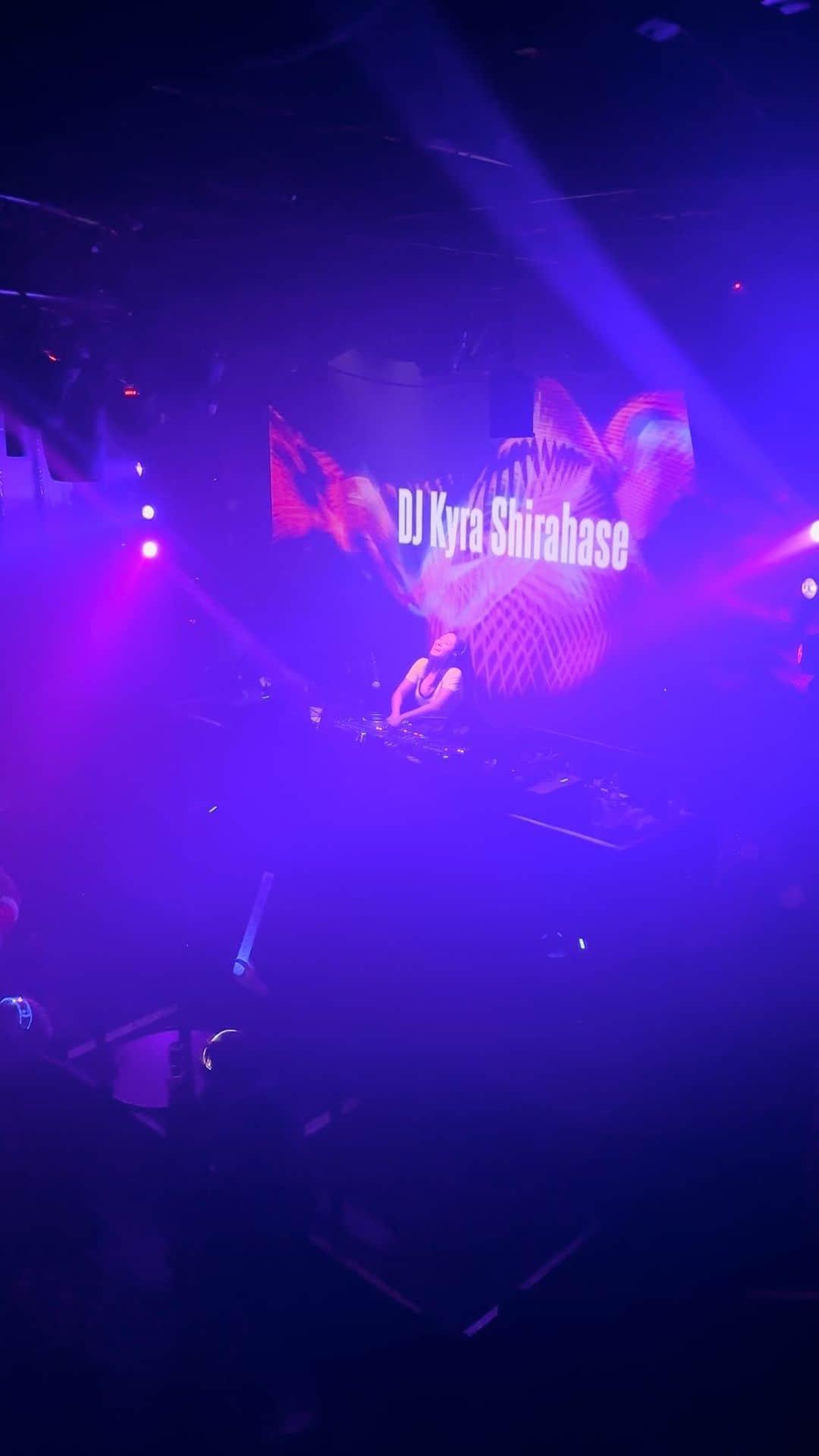 のインスタグラム：「🎧OMOTENASHI BEATS活動🎧  2回目のDJ披露は、大阪Ammonaさんでやらせて頂きました✨ 大阪の方々はとても優しく温かく楽しくやらせて頂きました😊ありがとうございました！  @club_ammona  @omotenashib  #白波瀬海来　  #gravure #talent #bodyboard #dj #競馬  #ボディボード　 #beauty #fashion」