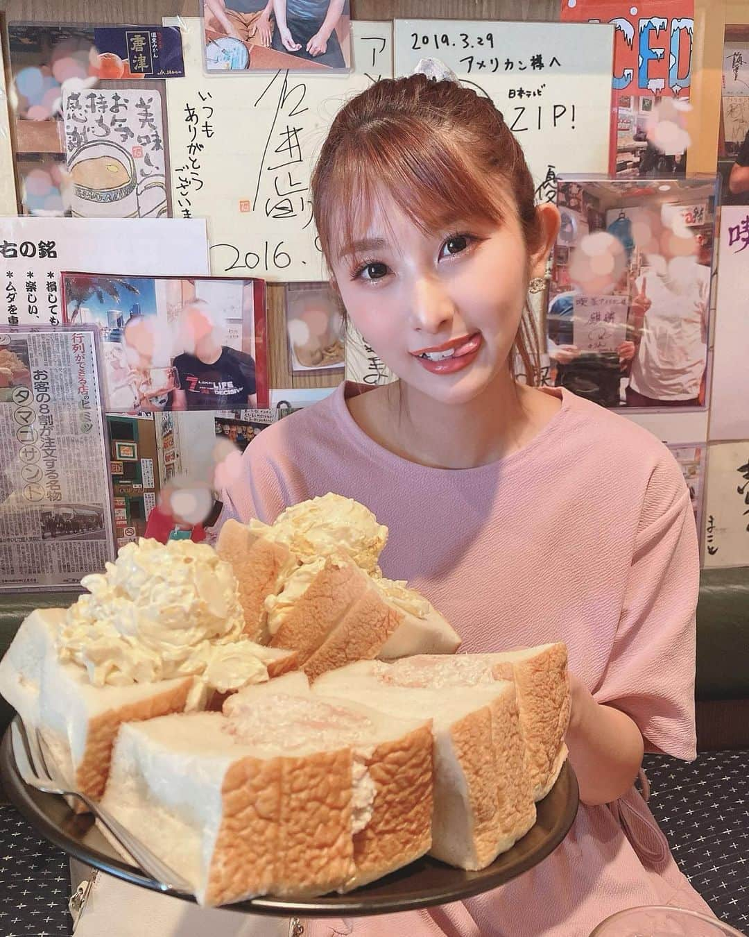 青野美沙稀さんのインスタグラム写真 - (青野美沙稀Instagram)「レコーディング前に 卵サンドが有名な"アメリカン"に行ってきました🥪🤍  タマゴサンドとツナサンドを シェアして食べたけど 食べきれなくてお持ち帰りになりました笑🤣  ボリューミーでびっくり仰天‼️笑  #アメリカン #喫茶アメリカン #たまごサンド #卵サンドイッチ #タマゴサンド #卵サンド #東銀座 #東銀座グルメ」4月28日 20時31分 - misaki_aono