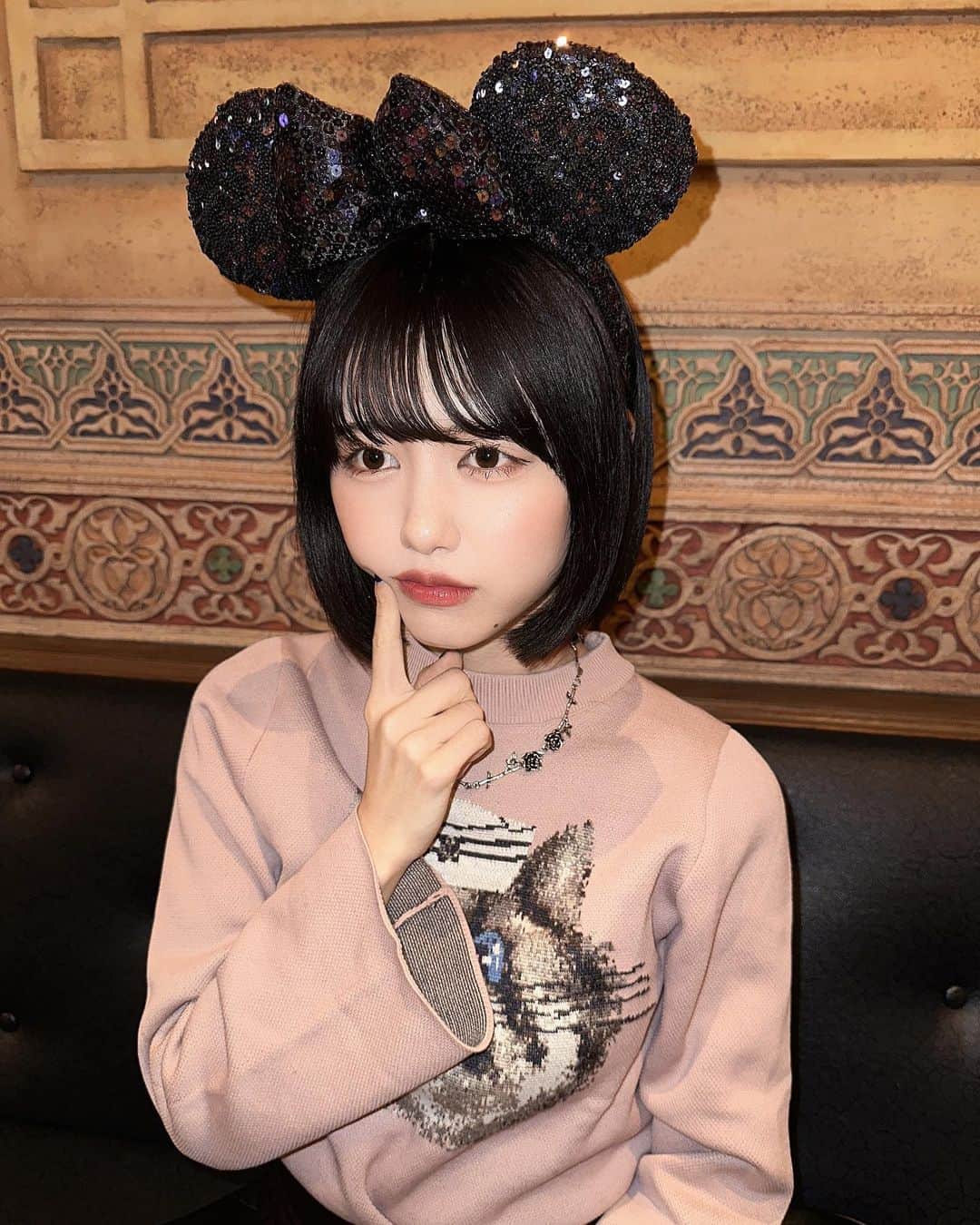 土光瑠里子のインスタグラム：「髪切りました*ˊᵕˋ*  かわいっ？  #ショートボブ#ボブ#ショート#ヘアカラー#暗髪#ヘアカット#Disney#follow」