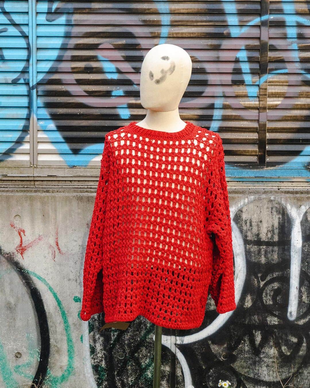 JOINT WORKSさんのインスタグラム写真 - (JOINT WORKSInstagram)「【Mac Mahon Knitting Mills+niche】 @macmahon_knitting_mills   ⁡ crolhet t SIZE :  free COL :black/natural/red ¥ 24.200- ⁡ --------------------------------------------------- ⁡ 【SHOP LIST】 ⁡ JOINT WORKS SHINJUKU 035-363-7572 ⁡ JOINT WORKS LALA PPORT TOKYO-BAY 047-421-7101」4月28日 20時37分 - jointworks.jp
