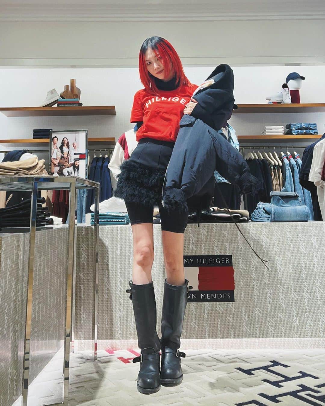 si ouxのインスタグラム：「トミー ヒルフィガー表参道店 リニューアルオープン🎉  #TommyHilfiger #ClassicsReborn #表参道トミー前 @tommyhilfiger」