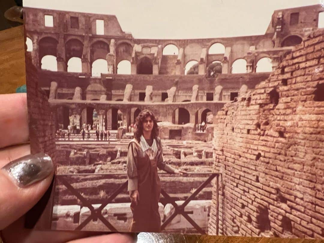 マーク・ジェイコブスさんのインスタグラム写真 - (マーク・ジェイコブスInstagram)「Me. Punkature.  Rome, 1983.  #nineteen #worldsend #headtotoe #colosseum #romewasntbuiltinaday #boysonfilm #memories #receipts #gratefulnothateful」4月28日 20時47分 - themarcjacobs