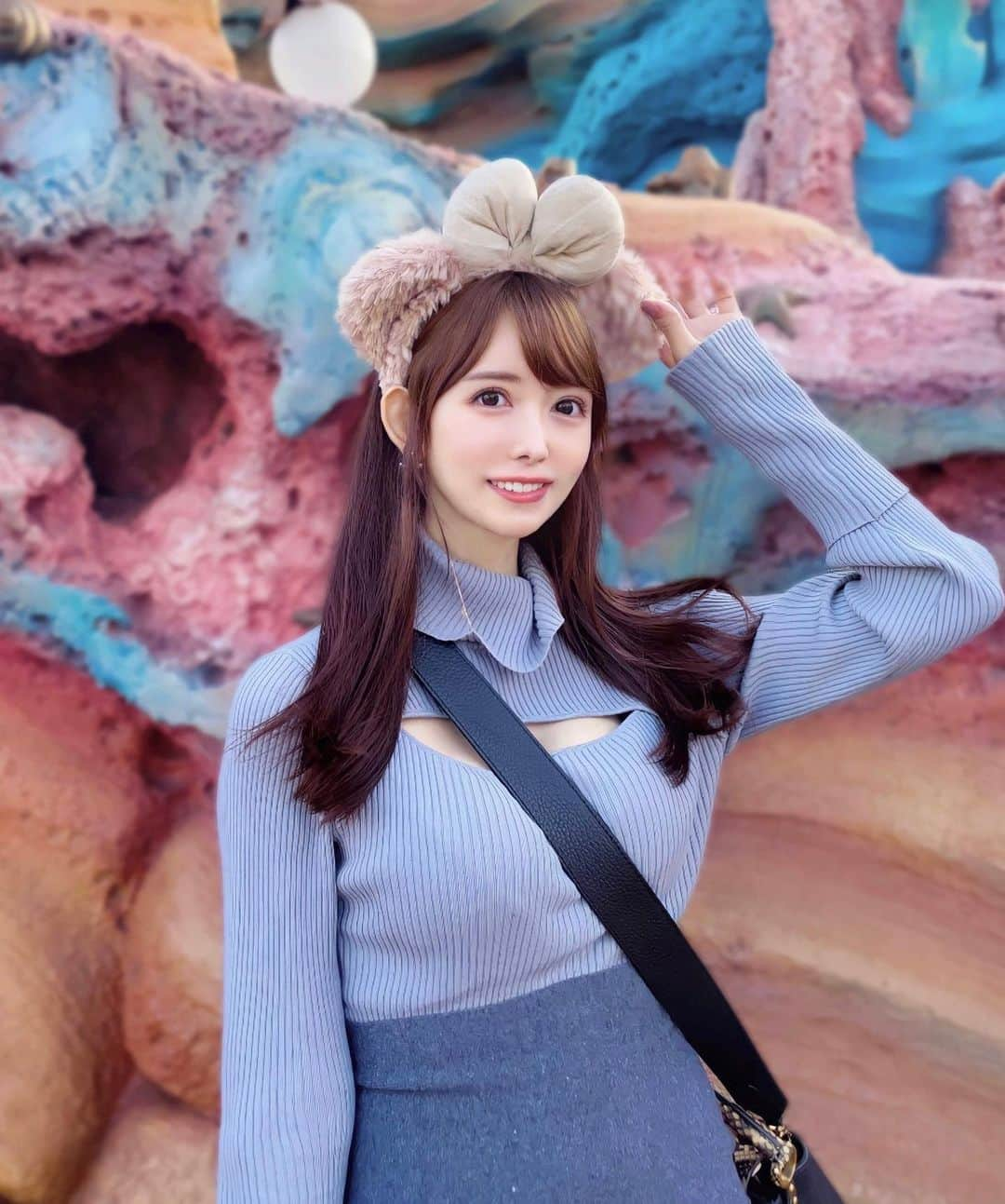 天音ゆめかのインスタグラム：「同じポーズばっかしてた🐣 ディズニー終わり ・ ・ #disneysea #ディズニーシー #ディズニーコーデ #ディズニー #🐭🏰 #ダッフィー　#japan #cute #pics_jp #followme #like4like #f4f #셀피　 #맞팔」