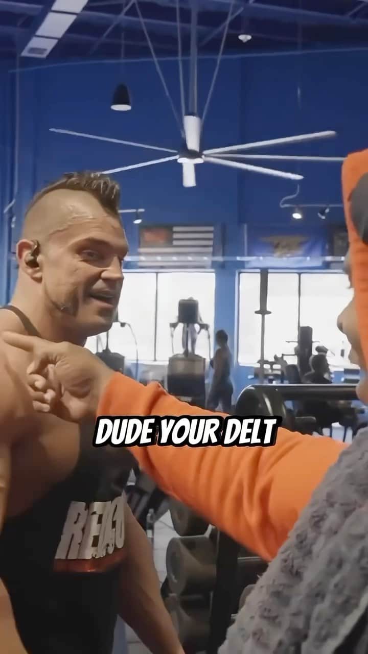 カイ・グリーンのインスタグラム：「NEW: YouTube Just Dropped! 💥  When it comes to creating your ultimate look, you need to start by building those rock solid delts. It’s not just about blasting away at the side head though. For this workout @briancage and I attacked every angle to protect against any imbalances, plateaus, rotator cuff issues or pain up the chain. When it’s time to go harder than ever, get the extra push you need from @Redcon1 and ensure the highest state of readiness. It’s time to GROW!  #KaiGreene #Redcon1 #Reels #Fyp」