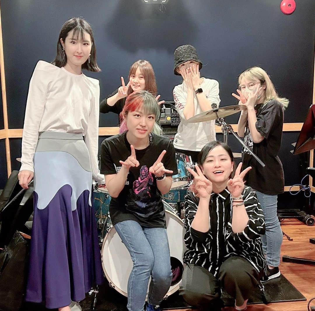 のインスタグラム：「RH with Rieちゃん 磯貝真由ちゃん 星野季奈ちゃん 森はるかちゃん 深井麻梨恵ちゃん」