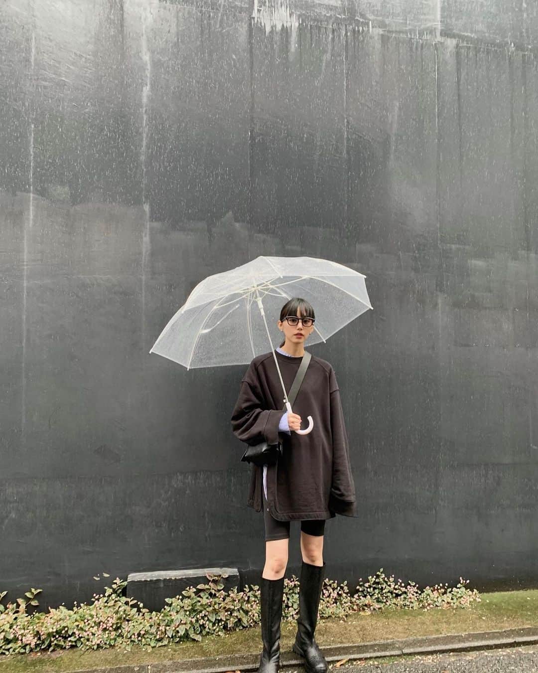 Shiho Sasakiさんのインスタグラム写真 - (Shiho SasakiInstagram)「雨の日のわたす☔️🐦‍⬛  #私服 #雨の日コーデ」4月28日 20時58分 - shihomurata0718