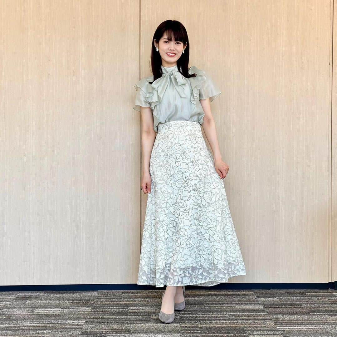 フジテレビ「めざましテレビ」さんのインスタグラム写真 - (フジテレビ「めざましテレビ」Instagram)「ファッション雑誌CanCamとコラボした お天気コーナー「きょう何着て行く？」 谷尻萌のコーデを紹介♪  4月28日（金） 【今日のコーデ】 ・ジャケット→ @pierrot_shop  5290円 ・ブラウス→ @31sonsdemode 9790円 ・スカート→ @mystrada_official ２万3100円 ・靴→ @kanematsu_official ２万9700円  ・イヤリング→ @abiste_official １万6500円  【コーデのポイント】 裾に透け感のある花柄レーススカートで印象に残るきれいめスタイルに🌸 一枚でも存在感たっぷりですが、ミントのボウタイブラウスと合わせるとさらに華やかに🎀  #めざましテレビ #きょう何着て行く？ #谷尻萌 #今日のコーデ #コーデ #CanCam #今日のファッション#ootd #きょう何着て行く？は月〜金朝6時22分ごろ放送📺 #もえちゃん #きれいめコーデ #きれいめカジュアル #大人コーデ #春コーデ #オフィスカジュアル #上品コーデ #アナウンサー衣装」4月28日 21時00分 - mezamashi.tv