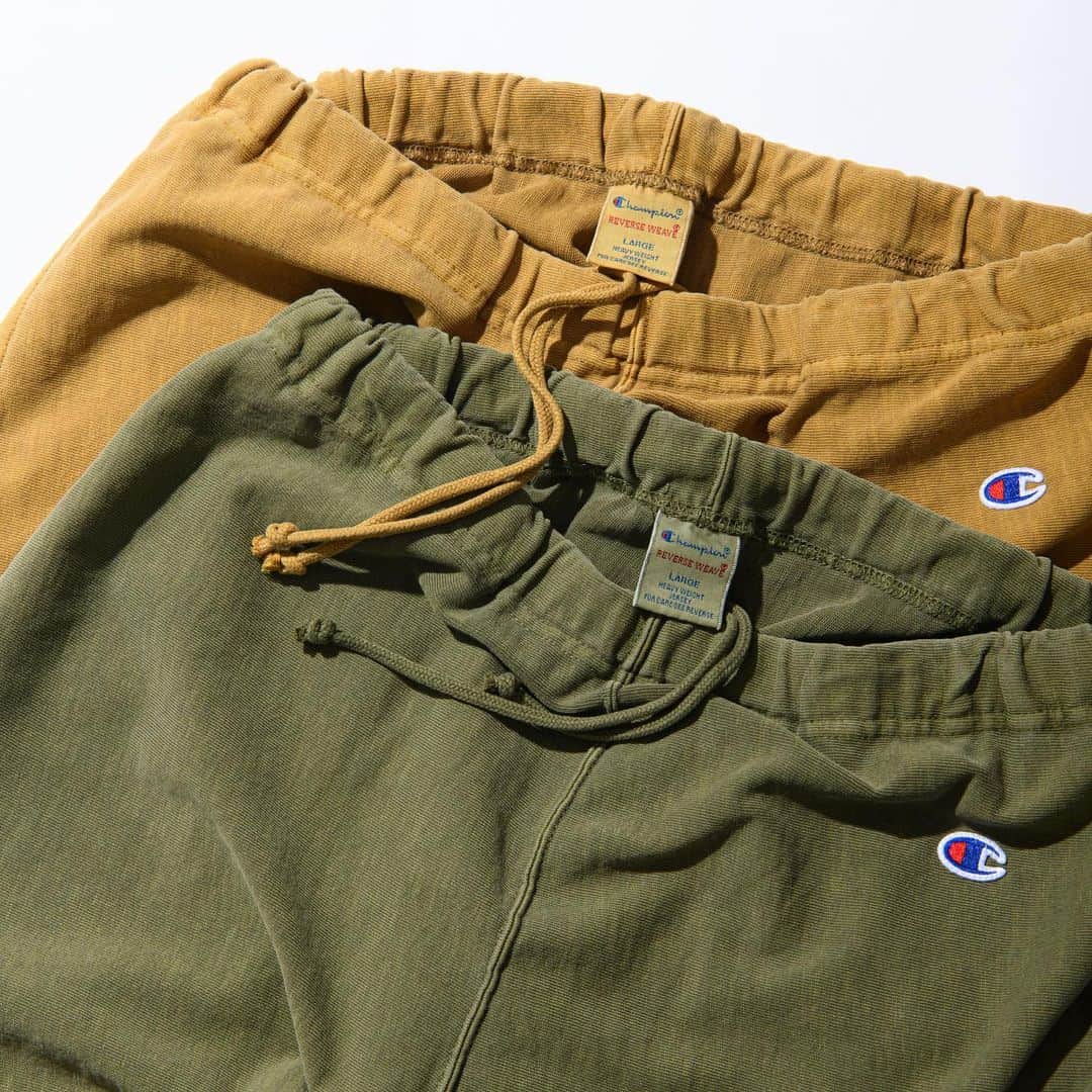 Champion Japanさんのインスタグラム写真 - (Champion JapanInstagram)「【REVERSE WEAVE®︎】  Item:Reverse Weave® Short Sleeve T-shirt Number:C3-X330 Color:Navy, Army Green, Coyote Size:S, M, L, XL Price:¥7,150  Item:Reverse Weave® Shorts Number:C3-X510 Color:Army Green, Coyote Size:S, M, L, XL Price:¥8,250  Item:Z80 Desert Ash Low Number:S22016 Color:Sand Size:26cm, 26.5cm, 27cm, 27.5cm, 28cm, 28.5cm  #Champion #reversweave #shortsleeve  #tshirt #shorts #shoes #リバースウィーブ #ショートスリーブ #tシャツ #ショーツ #カジュアルコーデ #チャンピオン #23SS」4月28日 21時02分 - champion_japan