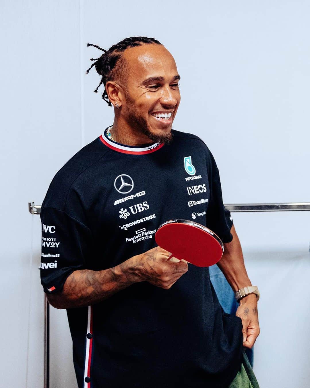 MERCEDES AMG PETRONASさんのインスタグラム写真 - (MERCEDES AMG PETRONASInstagram)「Heard you wanted more ping-pong content? 🏓😆」4月28日 21時02分 - mercedesamgf1