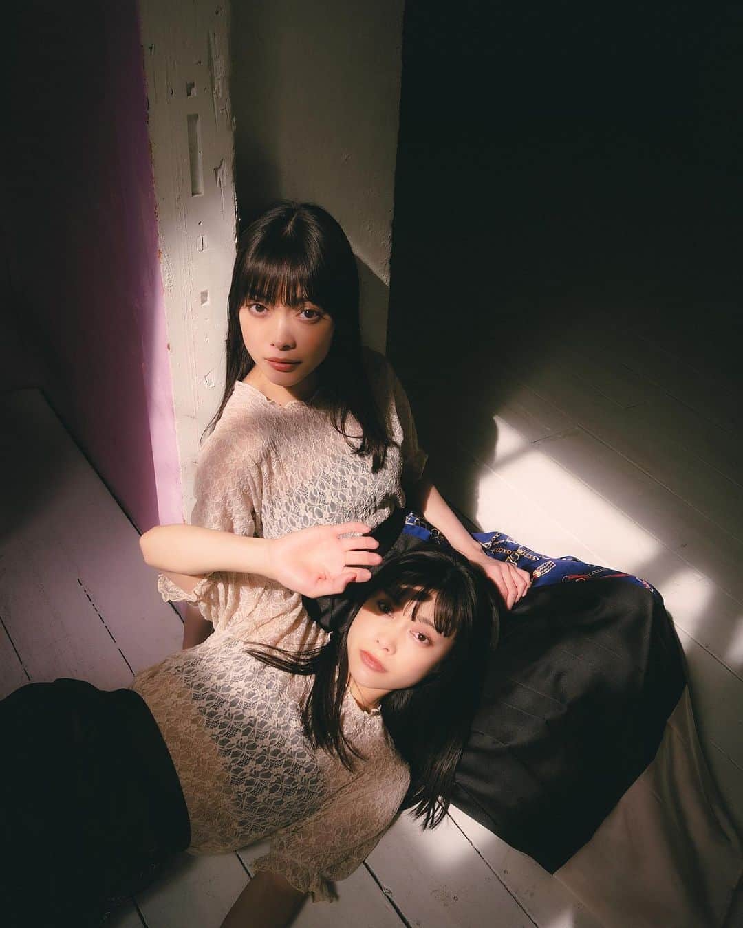 ＹＡＥ【MIO・YAE】のインスタグラム：「. MIO&YAE twins🥀  #photo#photography#make#makeup#hairmake#twins#twinsisters#camera#portrait#ポートレート撮影#作品撮り#双子#双子モデル」