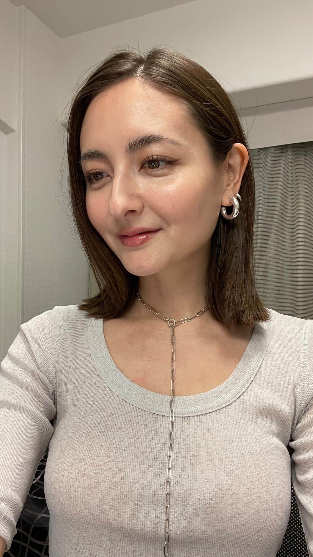 のインスタグラム：「[ Otonë 特別割引キャンペーンIGライブ]  お客様から要望の多かった3点セットをお得にご購入いただけるURLをプロフにてLINKを公開してます🤍✨  インライのコメント枠にURLを貼ったところまさかの飛べず🥹大変失礼いたしました！  キャンペーンは5/8の朝一までとなっておりますので、この特別な機会にぜひOtonëの3点セットをお試しください🫧  #Otone #Otoneskin #スキンケア #プレゼント #キャンペーン #クーポン #送料無料」