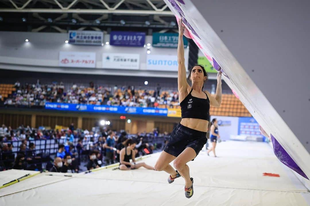 ファニー・ジベールのインスタグラム：「[BWC Seoul 🇰🇷]   Tomorrow !   📸 from last week BWC Hachioji 🇯🇵 @ifsclimbing / @dimitris_tosidis」