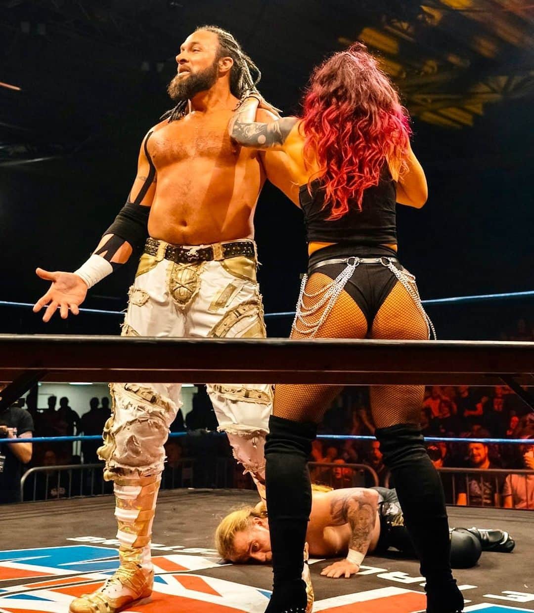 のインスタグラム：「#photodump @1prowrestling Edition  From Last Sat in Doncaster #england   #murderhawkmonster #lancearcher #aew」