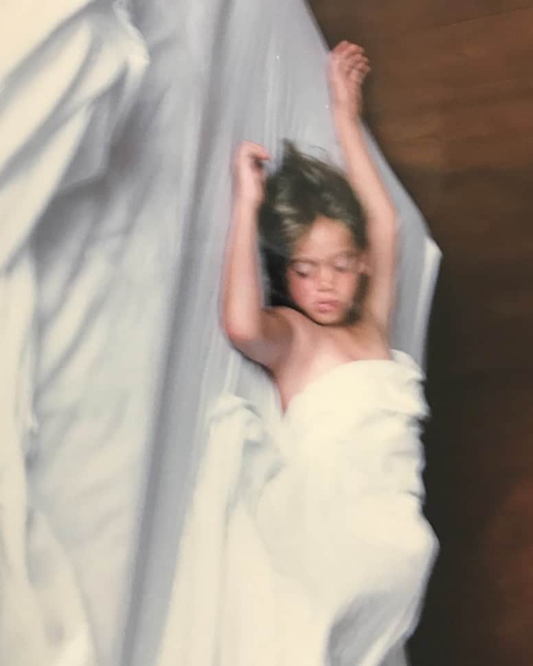 マチルダ・ルッツのインスタグラム：「Once upon a time #minime 📷 @ellistonlutz」