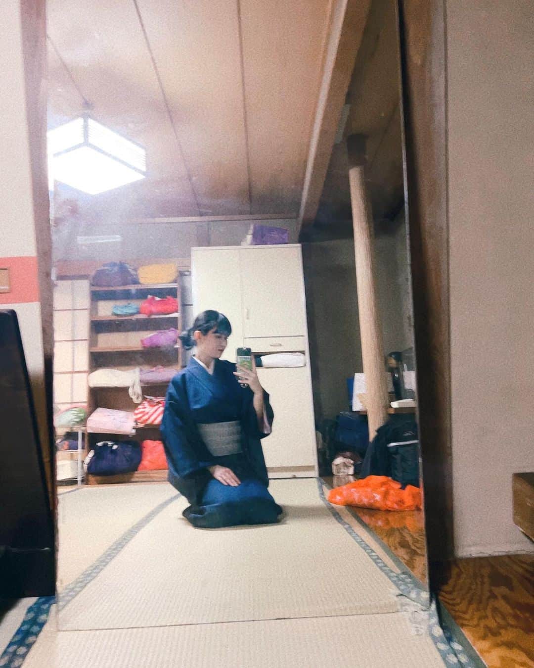 のインスタグラム：「今度買うときはもっと明るい色のお着物選びなさいね！若いんだから！by先生   夏用は涼し気なやつにします🎐     #日本舞踊 #着物」