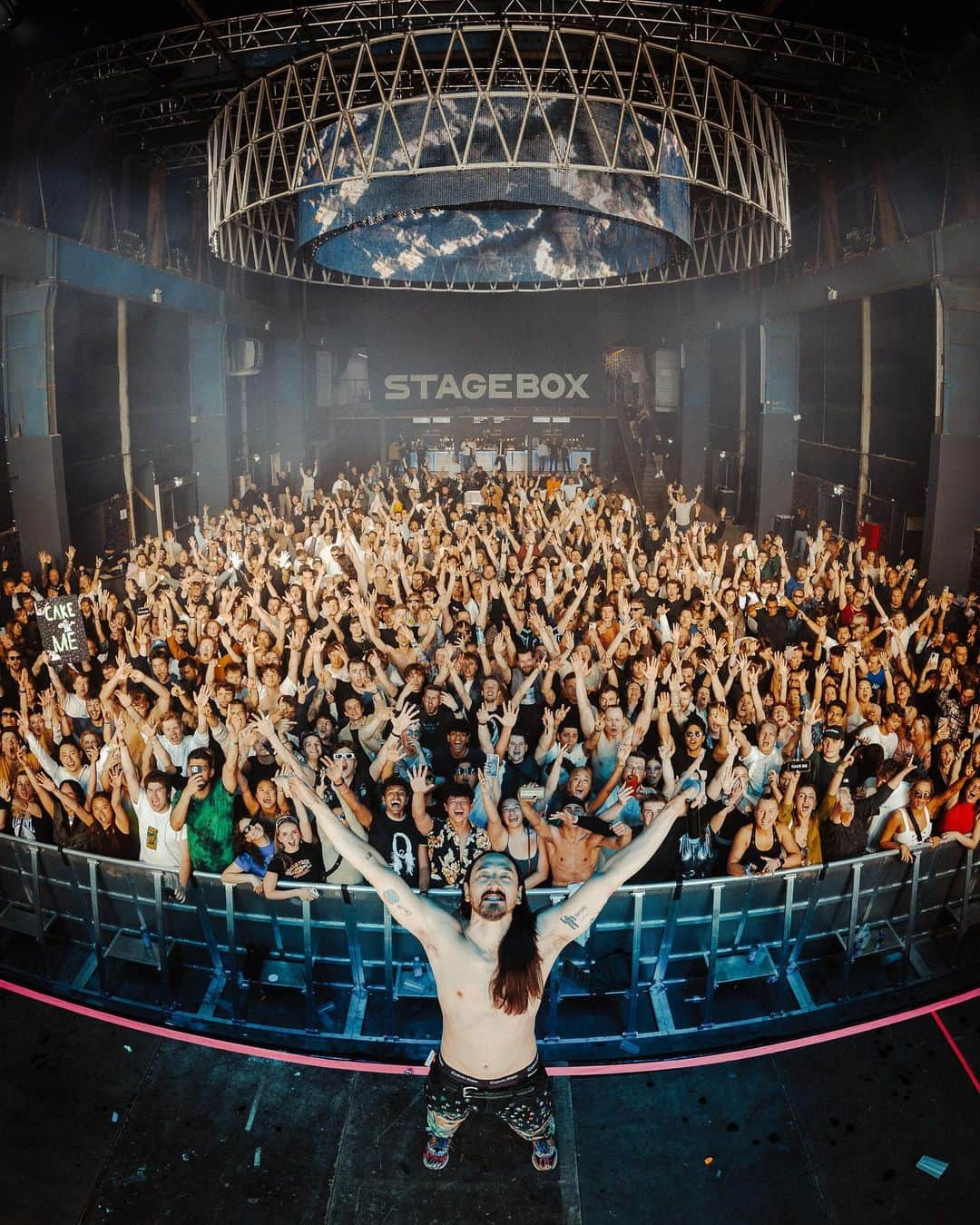 スティーヴ・アオキさんのインスタグラム写真 - (スティーヴ・アオキInstagram)「Quick 👋 in Copenhagen 🇩🇰 Denmark」4月28日 21時31分 - steveaoki