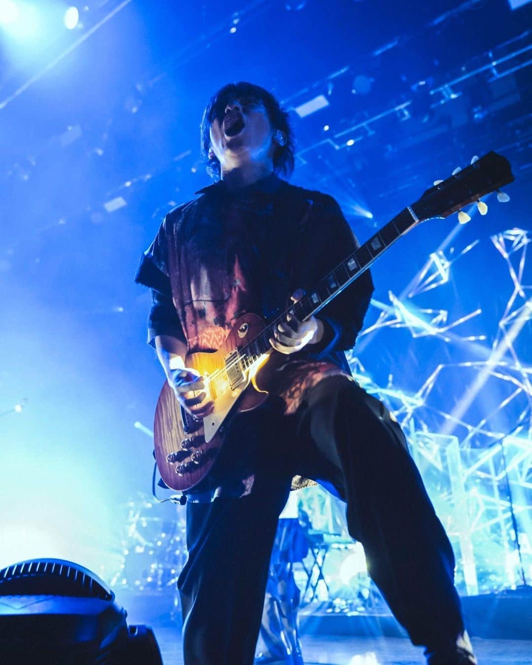 桑原彰さんのインスタグラム写真 - (桑原彰Instagram)「Tronto day 2   Thank you for coming live show  I'm so happy!  You guys are awesome!  We'll be back !  See you next time!  Photo by Takeshi Yao  #トロント2日目ありがとうございました #2日目もソールドアウトたくさん見に来てくれてうれしい #またくるから次はもっとでかいところで出来るようにがんばりますのでよろしく #とべないくわはただのくわ #ジャンピングーググーググーググーググーコォー #エドはるみ風 #抜け駆けして1人でステーキ食べ行った #おいしい」4月28日 21時32分 - kuwakuwakuwakuwa0404
