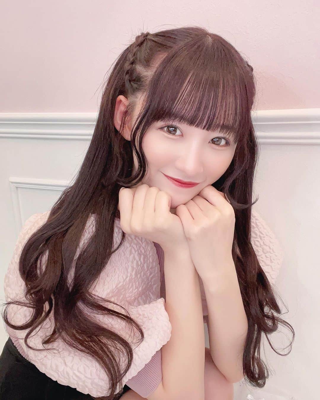 音嶋莉沙さんのインスタグラム写真 - (音嶋莉沙Instagram)「可愛い髪型して頂きました🎀 嬉しい〜 髪色もピンクっぽいカラーに…♡」4月28日 21時49分 - otoshima_risa