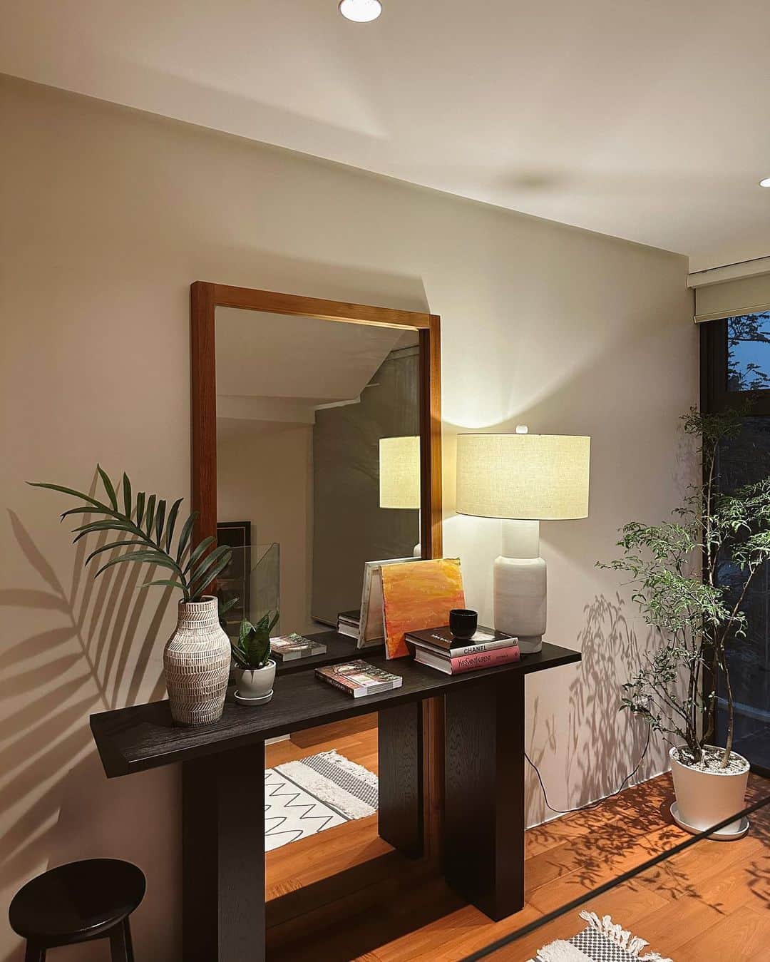 ジュリア バレットのインスタグラム：「redecorating mood 🪄」