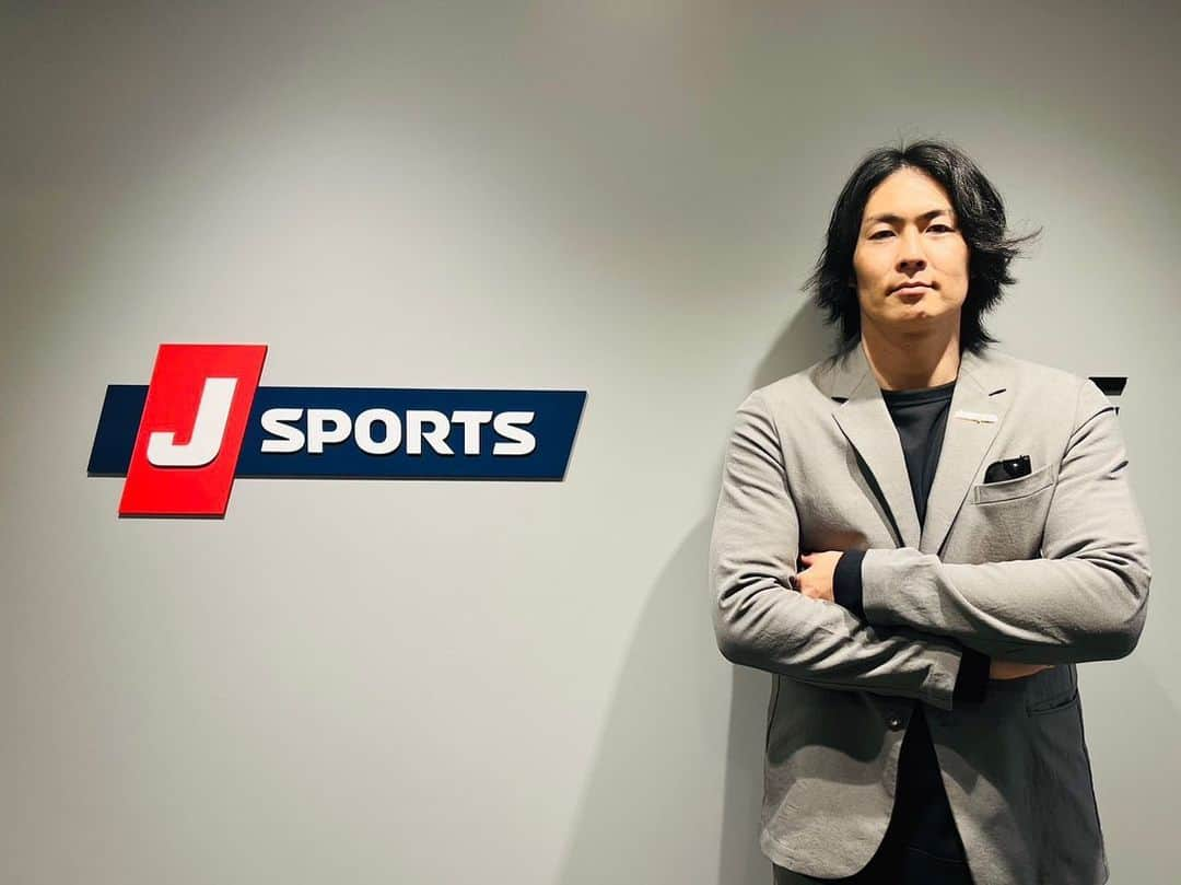 石川雄洋のインスタグラム：「今日はjsports 2でのベイスターズvsドラゴンズ戦の副音声解説⚾️  ベイスターズ強い！✨  #jsports #ビジボ #野球解説 #ベイスターズ #ドラゴンズ #たくさんのツイートありがとう #三木慎太郎 #djケチャップ」