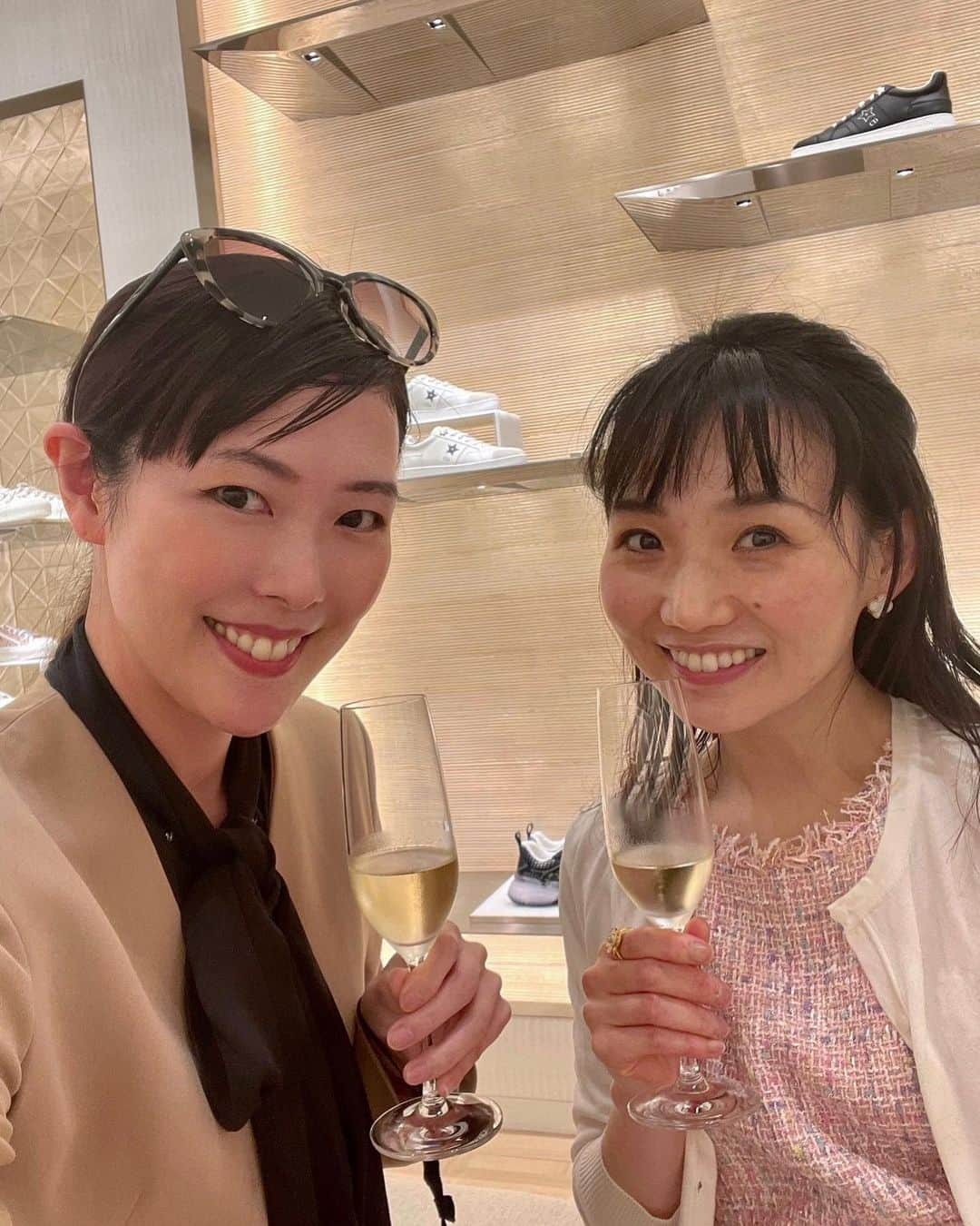 麻央侑希のインスタグラム：「お誘い頂き、東京現代美術館で行われてるDIOR展、そしてDIOR銀座six展でのパーティーにお邪魔しました☺️  感性が磨かれる空間でした✨  ドレスの展示などもほんんんとおおおおおおおに迫力満点でしたので、またインスタに載せます🌹  #クリスチャンディオール夢のクチュリエ展　#precious_magazine  #芽華らら　#麻央侑希　#diorbeauty」