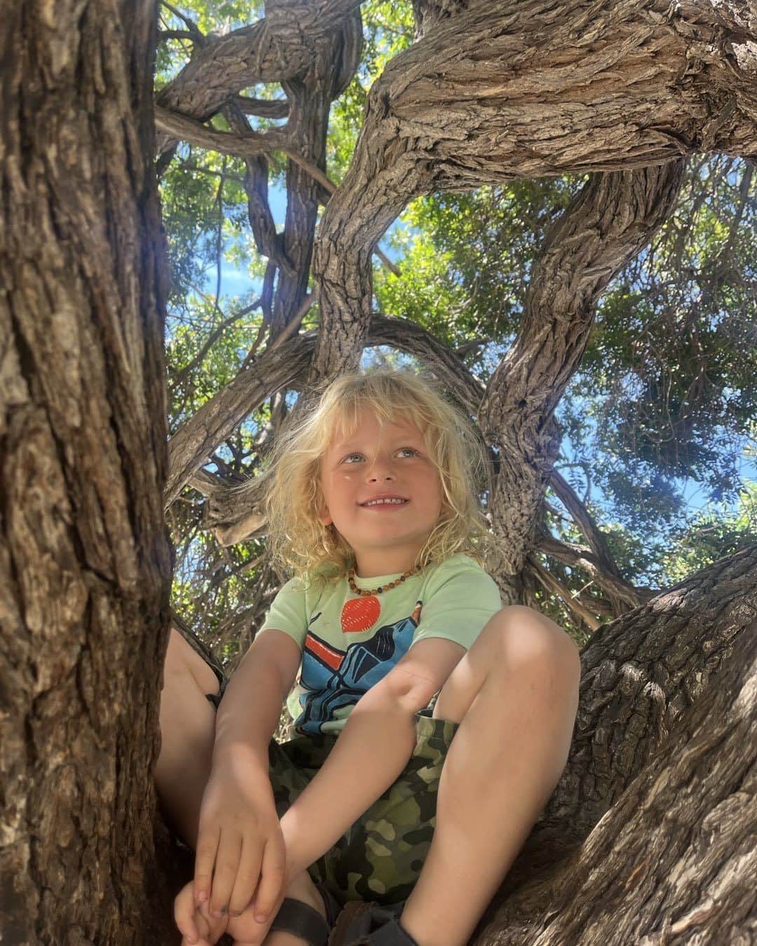 ケヴィン・マクキッドのインスタグラム：「Aiden, you are one in a billion, keep climbing, growing and learning! Now you are 5! Happy birthday my boy ❤️ dad x」