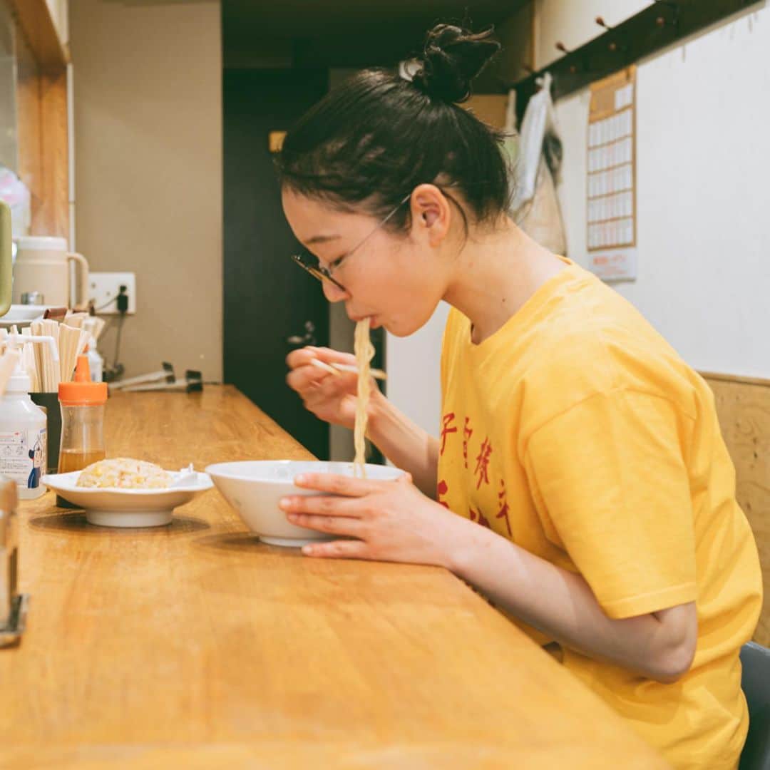 斎藤なりのインスタグラム：「町中華を楽しみました🥟🍜🍺」