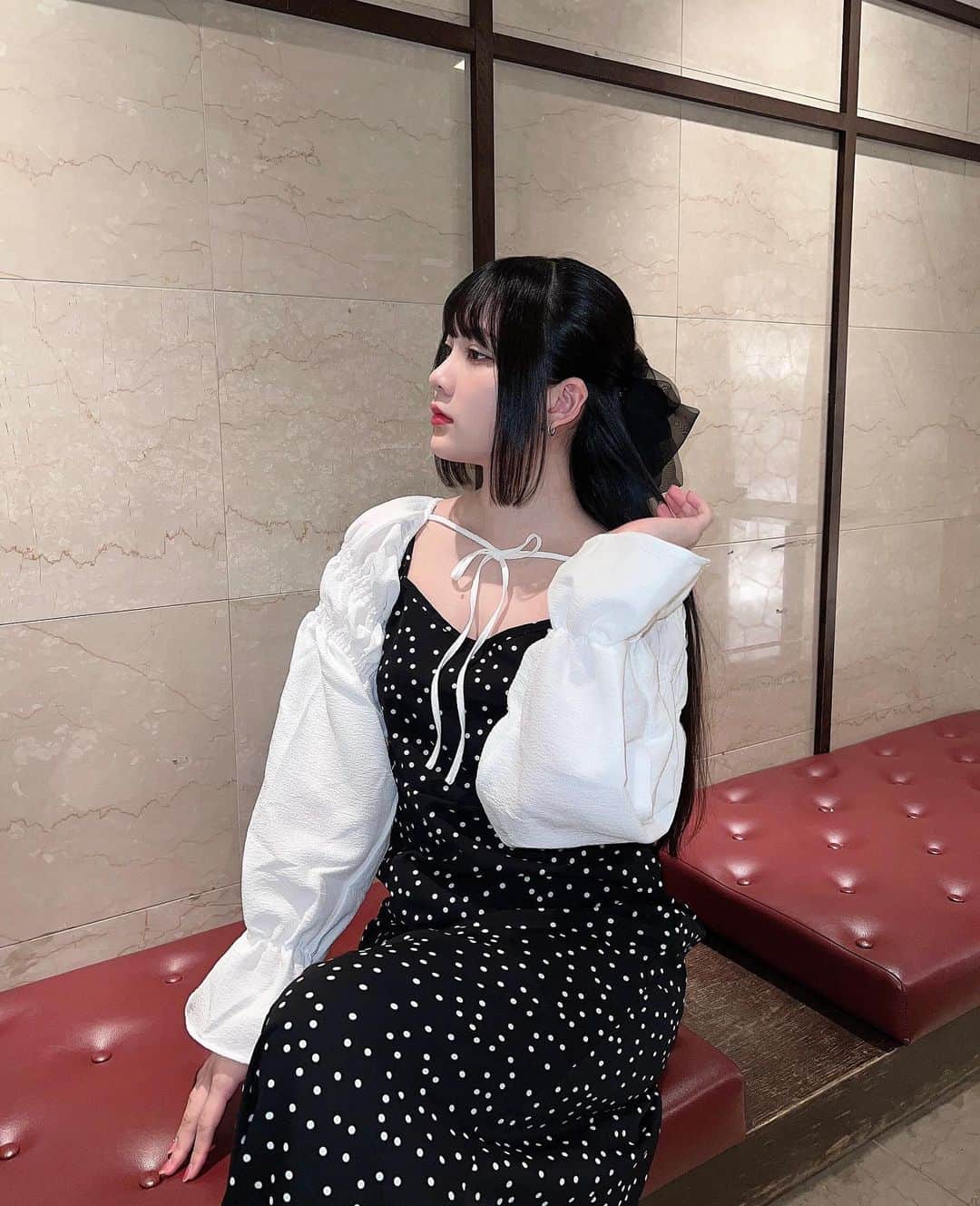 大石楓夏のインスタグラム：「フリルも似合う女の子になる🎀🤍 姫カット伸びてきた どのくらいの長さがいいかな？  #姫カット #olivedesolive  #ワンピース #ワンピースコーデ #셀스타그램 #오오티디 #패션 #인스타 #일본 #인스타그램 #얼스타그램  @olive_des_olive_official」
