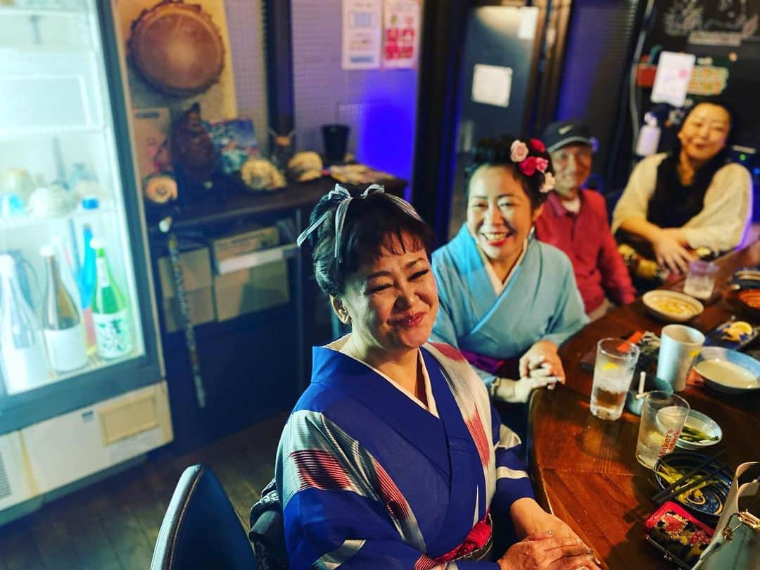 三谷晶子のインスタグラム：「今日の新春対談み。  #kimono #着物 #奄美大島 #屋仁川」