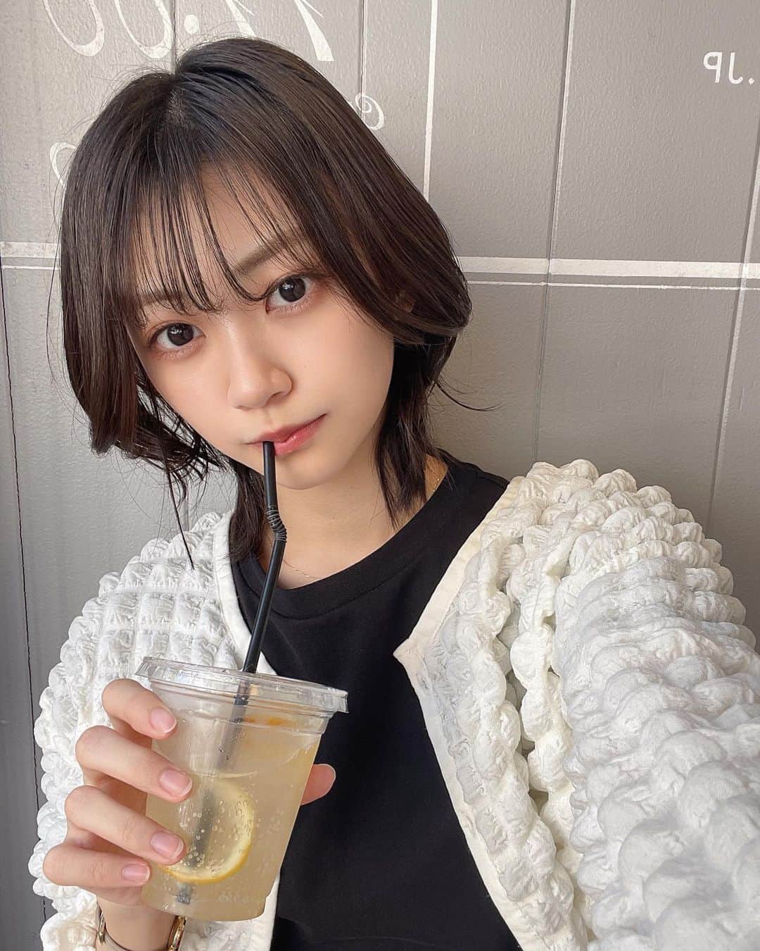 板倉可奈さんのインスタグラム写真 - (板倉可奈Instagram)「🍋🍯  歩いてたらレモネード見つけて 飲みたくなって^ - ^♡  #kanacolor」4月28日 22時13分 - kn.sii.i