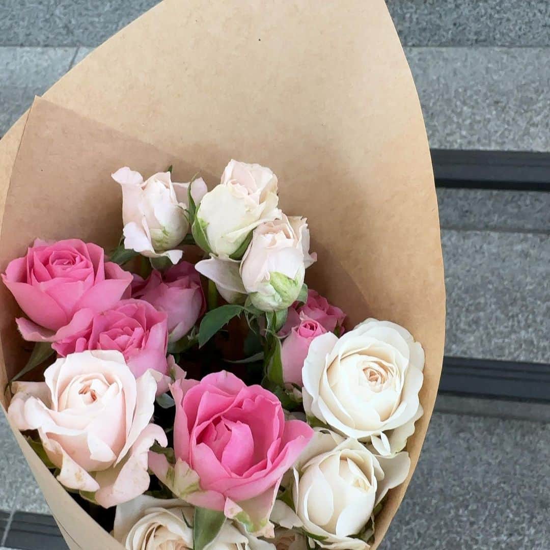 のインスタグラム：「. 次はどのお花にしましょ」