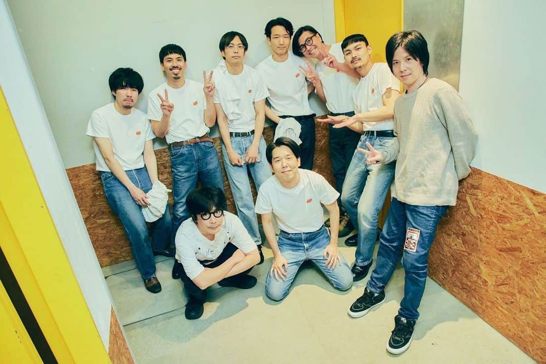 never young beachさんのインスタグラム写真 - (never young beachInstagram)「never young beach TOUR 2023 “春歌舞” FINAL with くるり at Zepp Namba @quruli_official  大阪公演にて遂にツアー”春歌舞” 大団円にて『完』🎉 くるりのみなさん、そして大阪公演に来ていただいたみなさん！本当に”ありがとう”ございました！🙌🙌🙌  Photo by tetsuya yamakawa」4月28日 22時36分 - never_young_beach_official