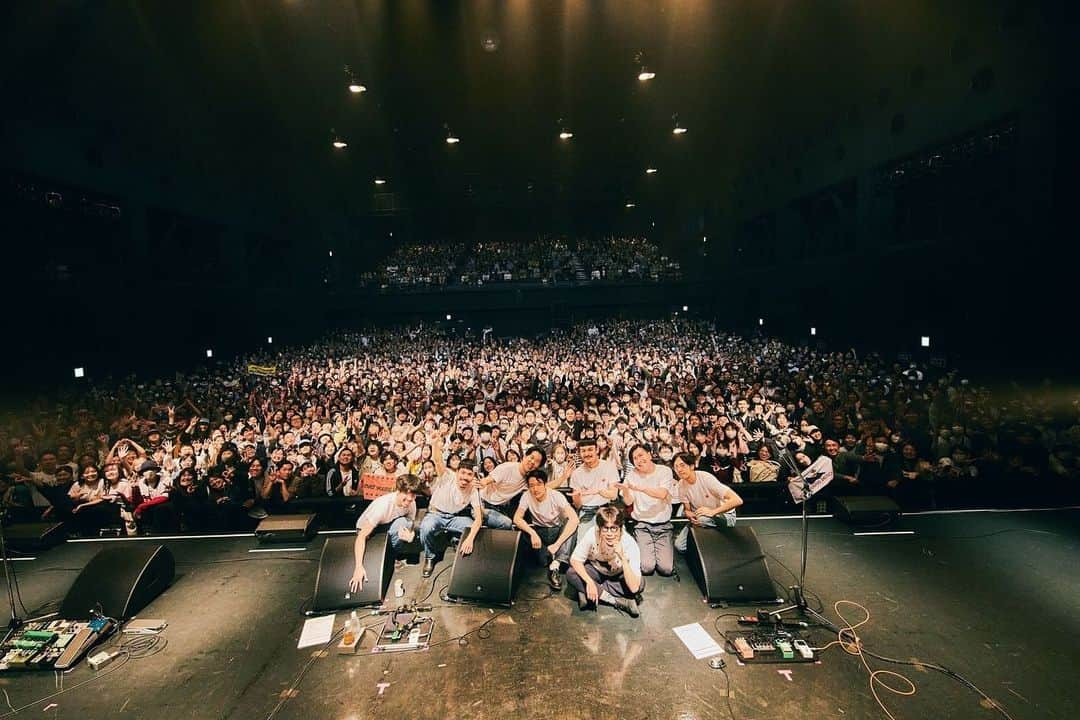 never young beachさんのインスタグラム写真 - (never young beachInstagram)「never young beach TOUR 2023 “春歌舞” FINAL with くるり at Zepp Namba @quruli_official  大阪公演にて遂にツアー”春歌舞” 大団円にて『完』🎉 くるりのみなさん、そして大阪公演に来ていただいたみなさん！本当に”ありがとう”ございました！🙌🙌🙌  Photo by tetsuya yamakawa」4月28日 22時36分 - never_young_beach_official