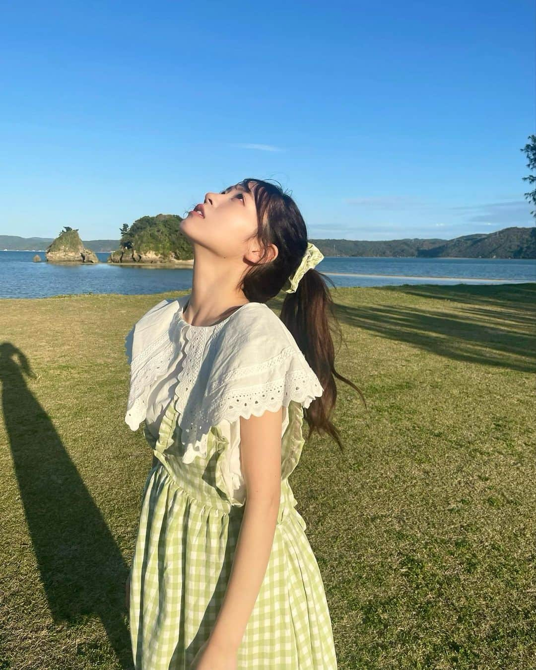 櫻井優衣さんのインスタグラム写真 - (櫻井優衣Instagram)「ふるっぱーのほんvol.1 沖縄の海でたくさん写真を撮ってもらいました！  #ふるっぱー　#櫻井優衣　#fruitszipper」4月28日 22時36分 - yui.sakurai_7