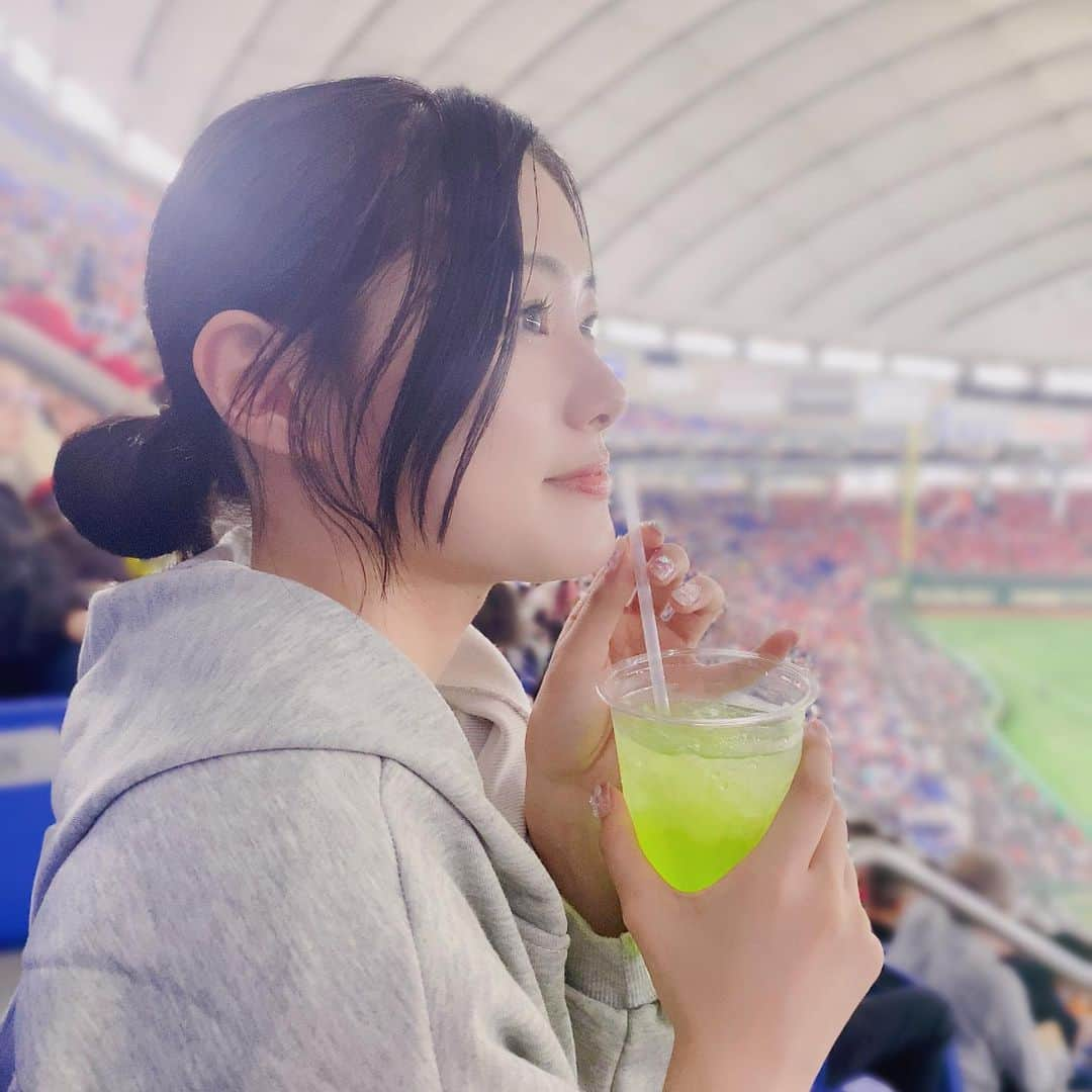 長谷川玲奈さんのインスタグラム写真 - (長谷川玲奈Instagram)「野球はプレイするのも観るのもだいすき〜♡  因みに今日は、野球の試合をしてから野球の試合を観戦しに行きました！笑  【これぞ　野球三昧】  #野球 #野球女子 #baseball #bbg  #声優」4月28日 22時44分 - bbg_rena0315