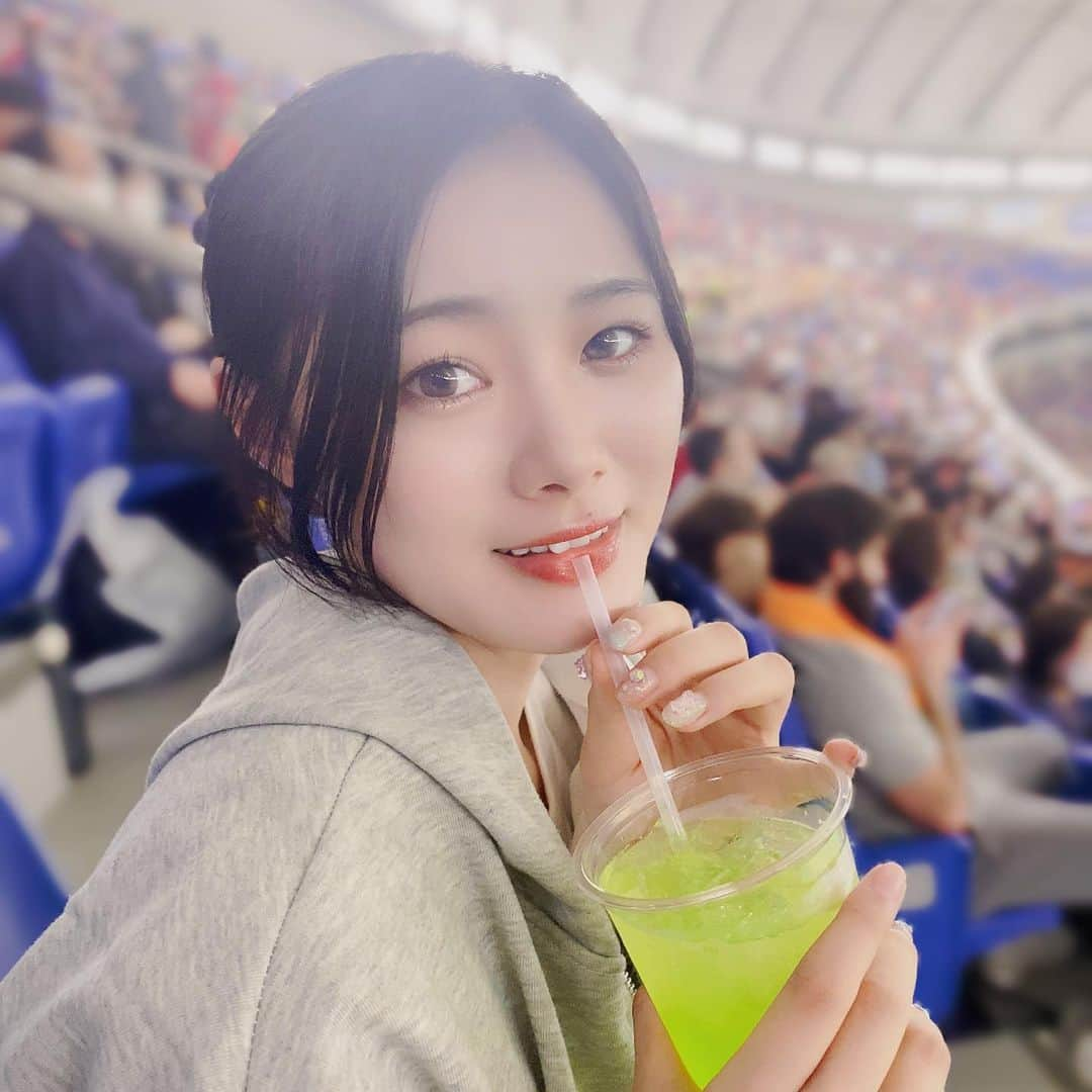 長谷川玲奈さんのインスタグラム写真 - (長谷川玲奈Instagram)「野球はプレイするのも観るのもだいすき〜♡  因みに今日は、野球の試合をしてから野球の試合を観戦しに行きました！笑  【これぞ　野球三昧】  #野球 #野球女子 #baseball #bbg  #声優」4月28日 22時44分 - bbg_rena0315